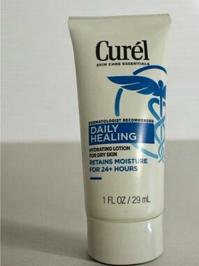 Daily Healing Hydrating Lotion for Dry Skin - Cream/Blue